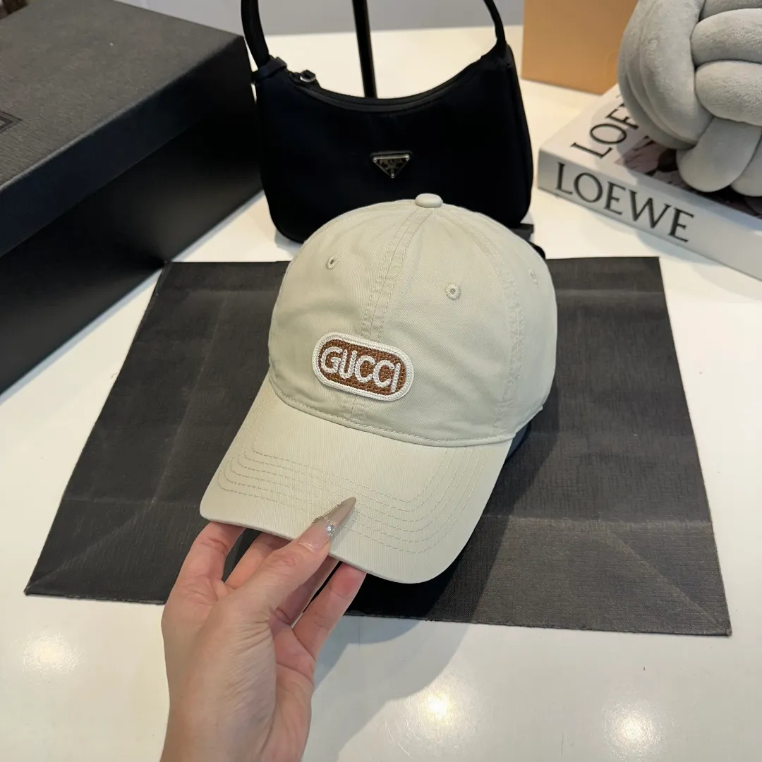 P60 Gucci Baseball Cap GUCCI official website new product, baseball cap, original quality is very popular. The craftsmanship is very exquisite, high-end and classy! Low-key luxury, easy to carry! Running volume!
