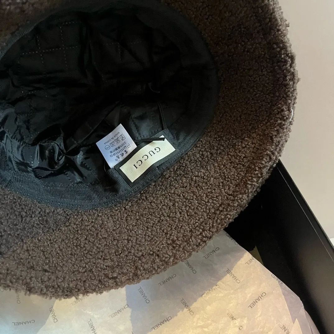 💰110¥ Gucci lambswool bucket hat, head circumference 57cm