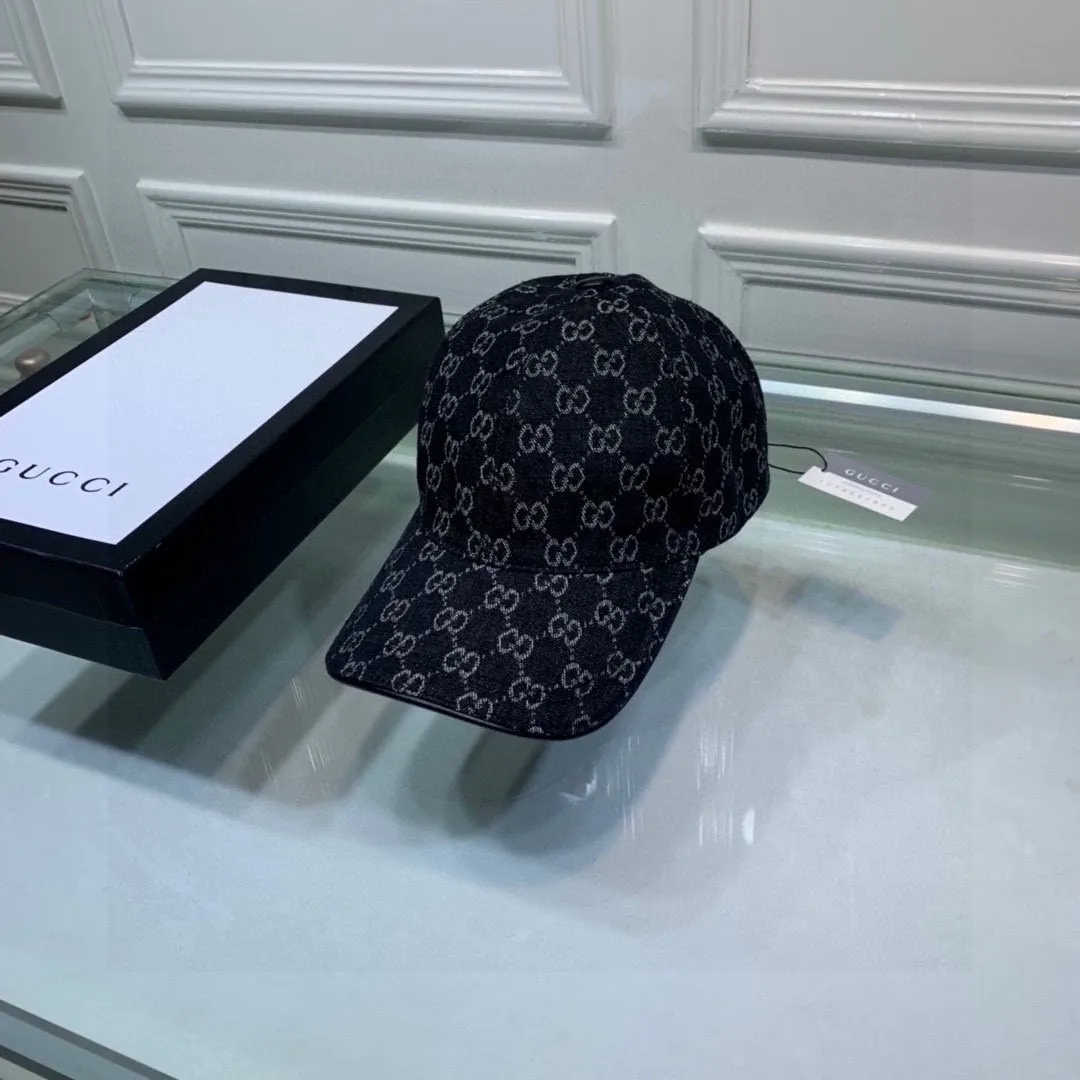 🉐110, Gucci (Gucci) 2020 new original baseball cap😍😍Double G denim jacquard, retro design, 1:1 mold opening and customization at the counter! Original denim fabric + first-layer cowhide, light and breathable! Actual photo, suitable for men and women, basic head circumference 56cm, adjustable patch.