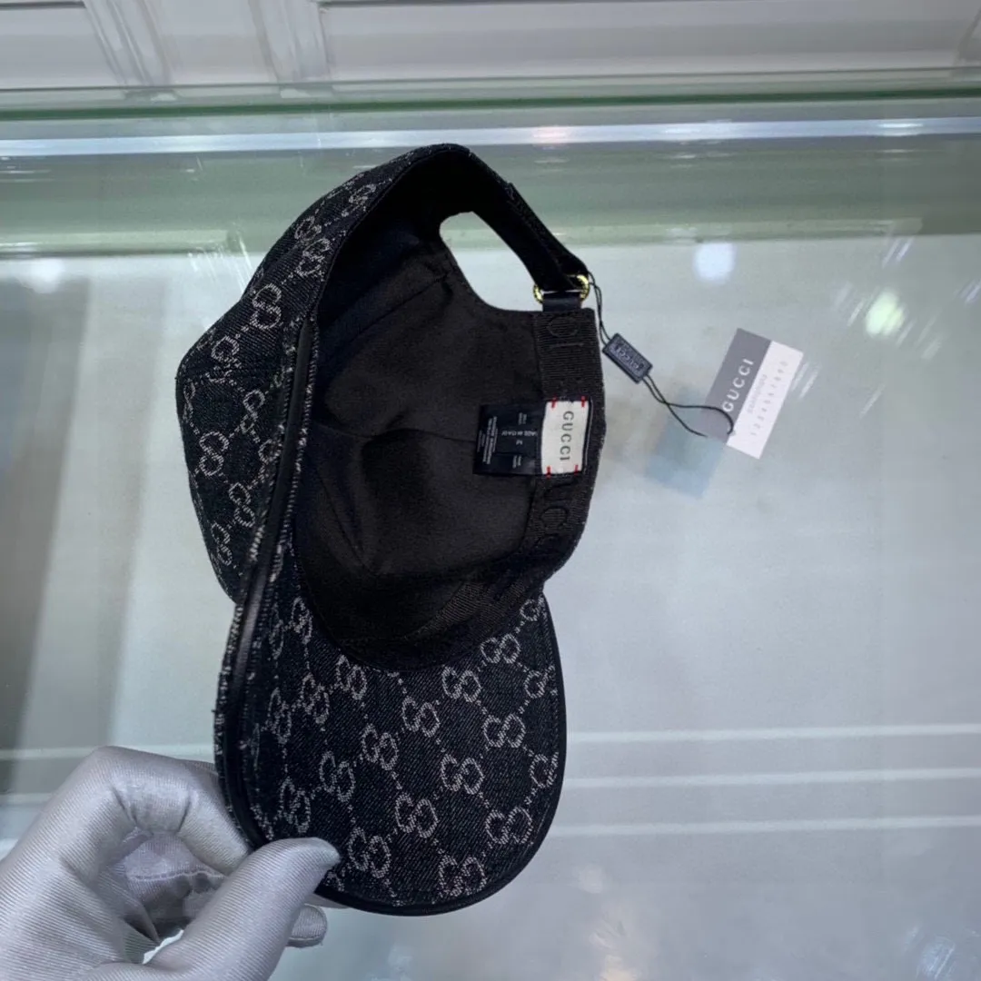🉐110, Gucci (Gucci) 2020 new original baseball cap😍😍Double G denim jacquard, retro design, 1:1 mold opening and customization at the counter! Original denim fabric + first-layer cowhide, light and breathable! Actual photo, suitable for men and women, basic head circumference 56cm, adjustable patch.