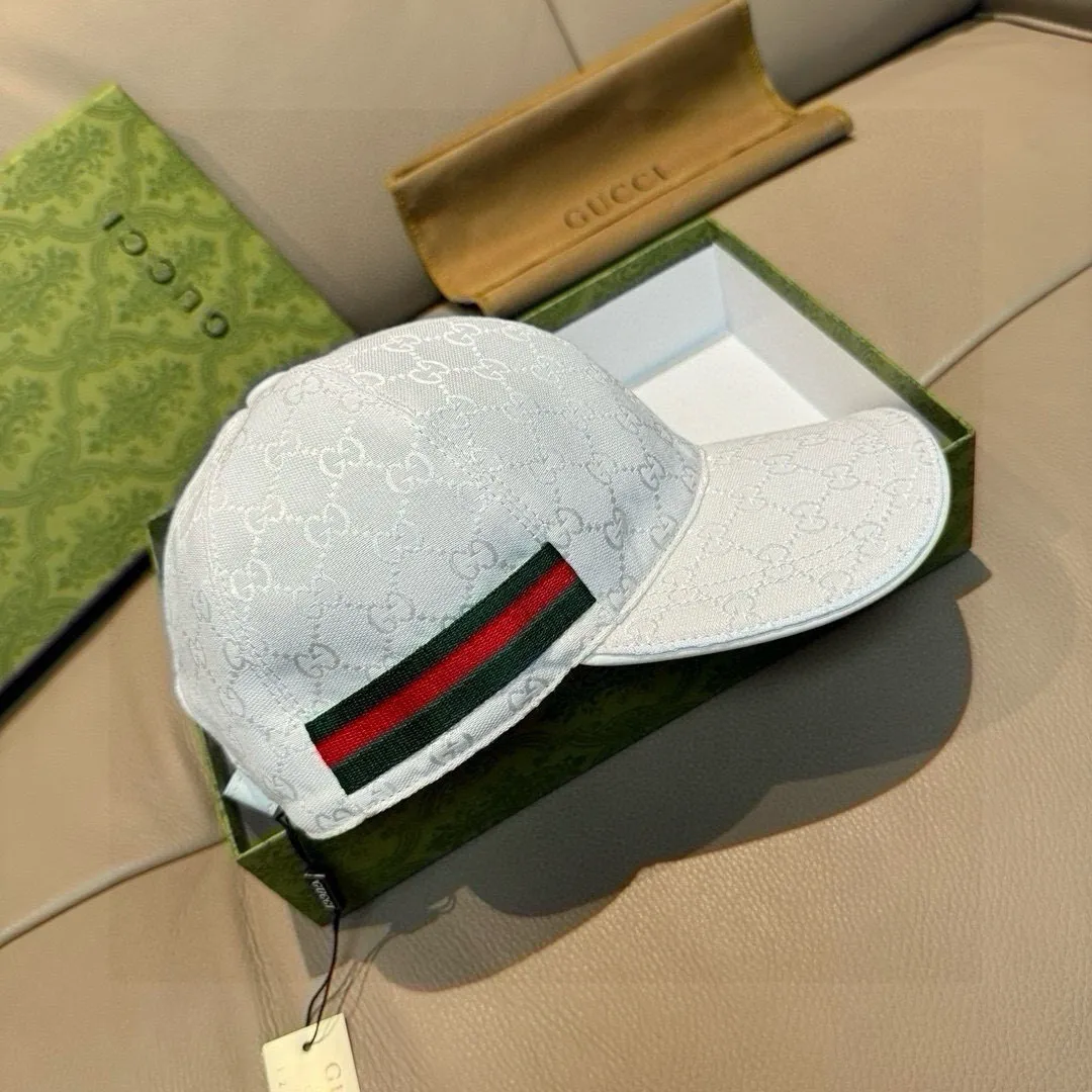 p900000 classic model! Apricot color, black, available in S and L sizes, Gucci (Gucci) classic original baseball cap 😍😍Customized with 1:1 mold opening at the counter, the highest version, original canvas fabric + first-layer cowhide, light and breathable! Photographed in real life, suitable for men and women in all seasons, basic head circumference 56cm, adjustable patches.