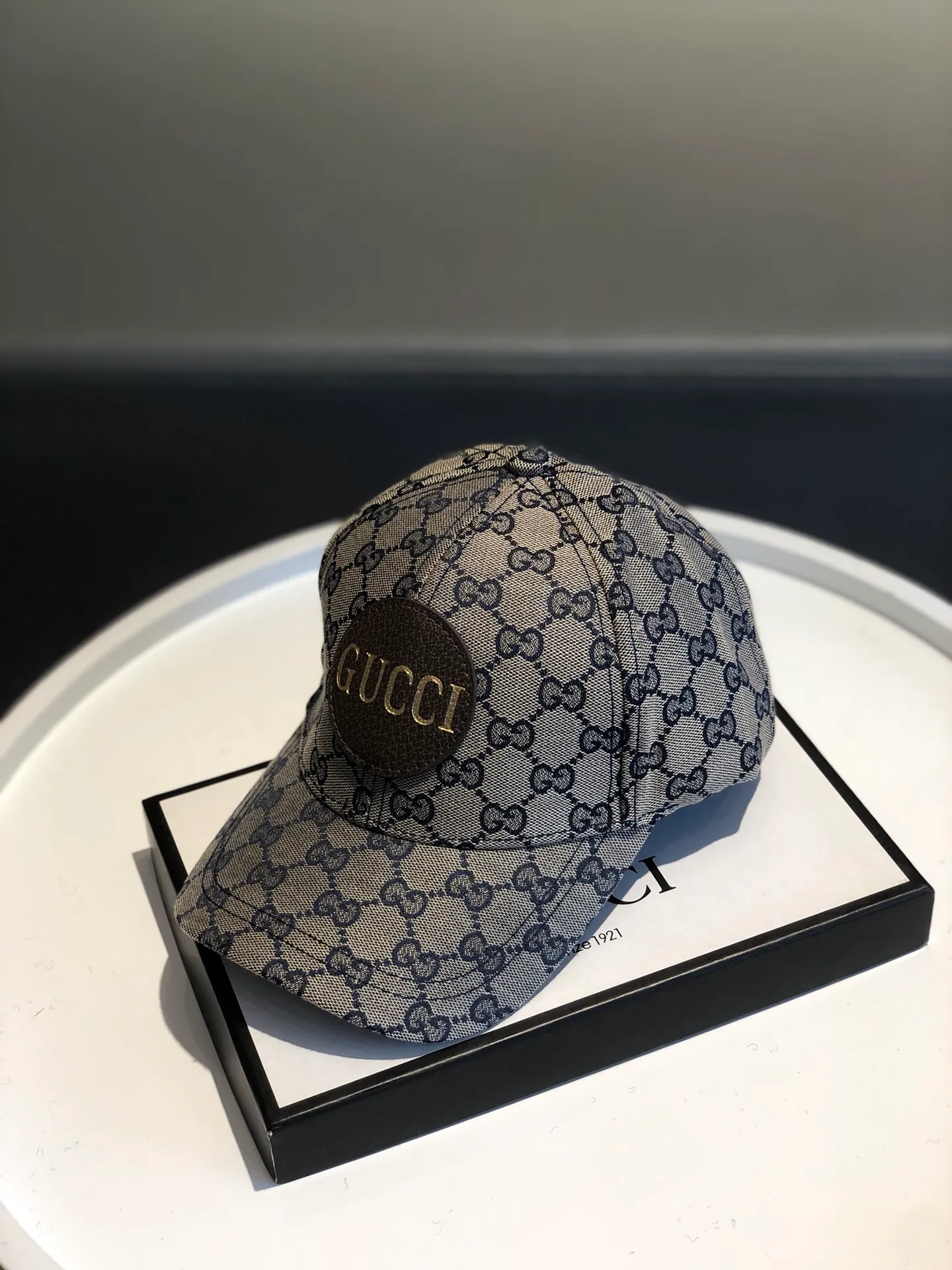 Special batch 🉐80💰 🧢2021 GUCCI Gucci🧢 Popular model of high-end baseball cap. Exquisitely matched, using high-end hat bottom, single quality, beautiful, unbeatable high-end, super versatile style