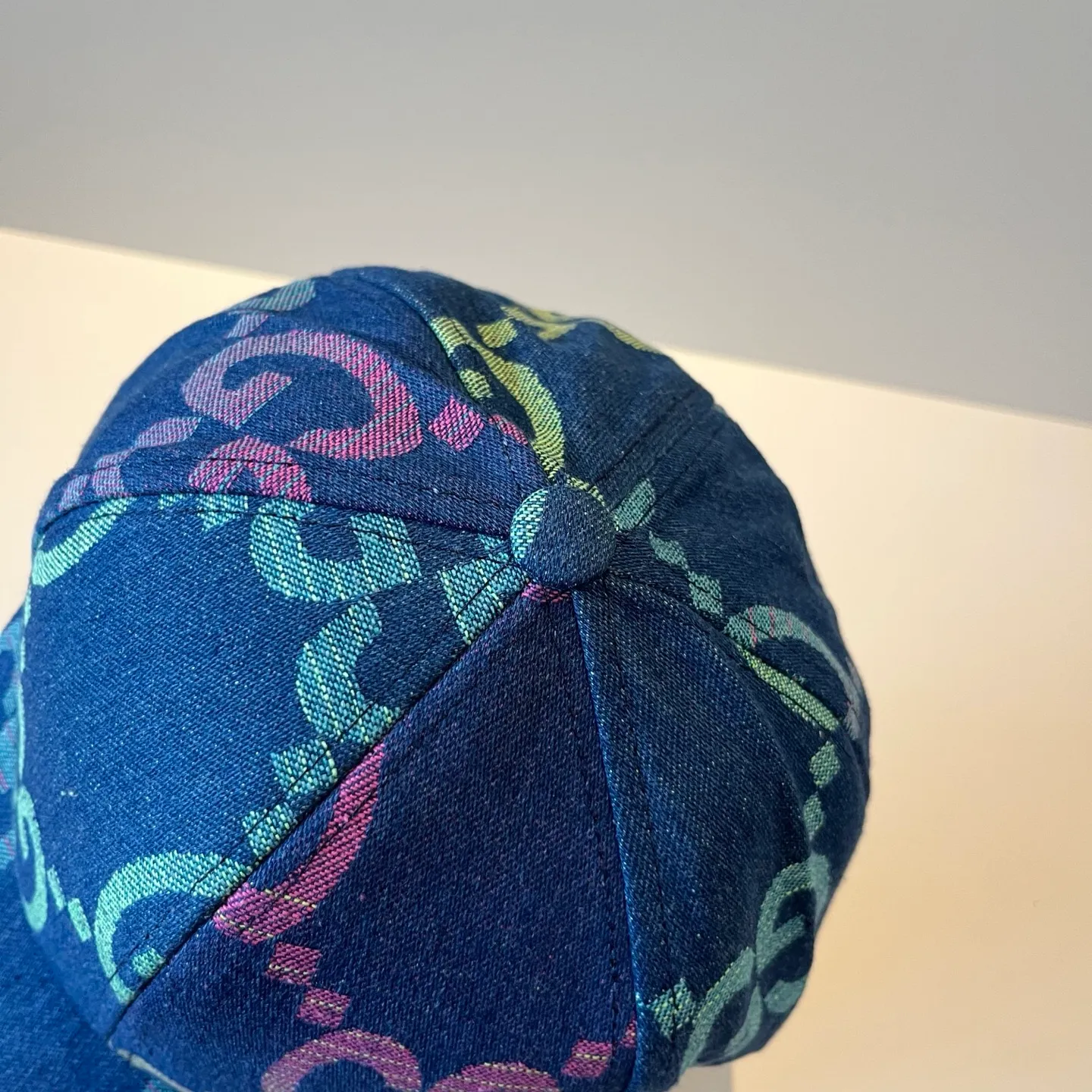 P60 Gucci Baseball Cap♥️GUCCI🧢New product from the official website, baseball cap, original quality, very popular 🔥🎩 The craftsmanship is very exquisite, high-end and classy! Low-key luxury, easy to carry! Running volume!