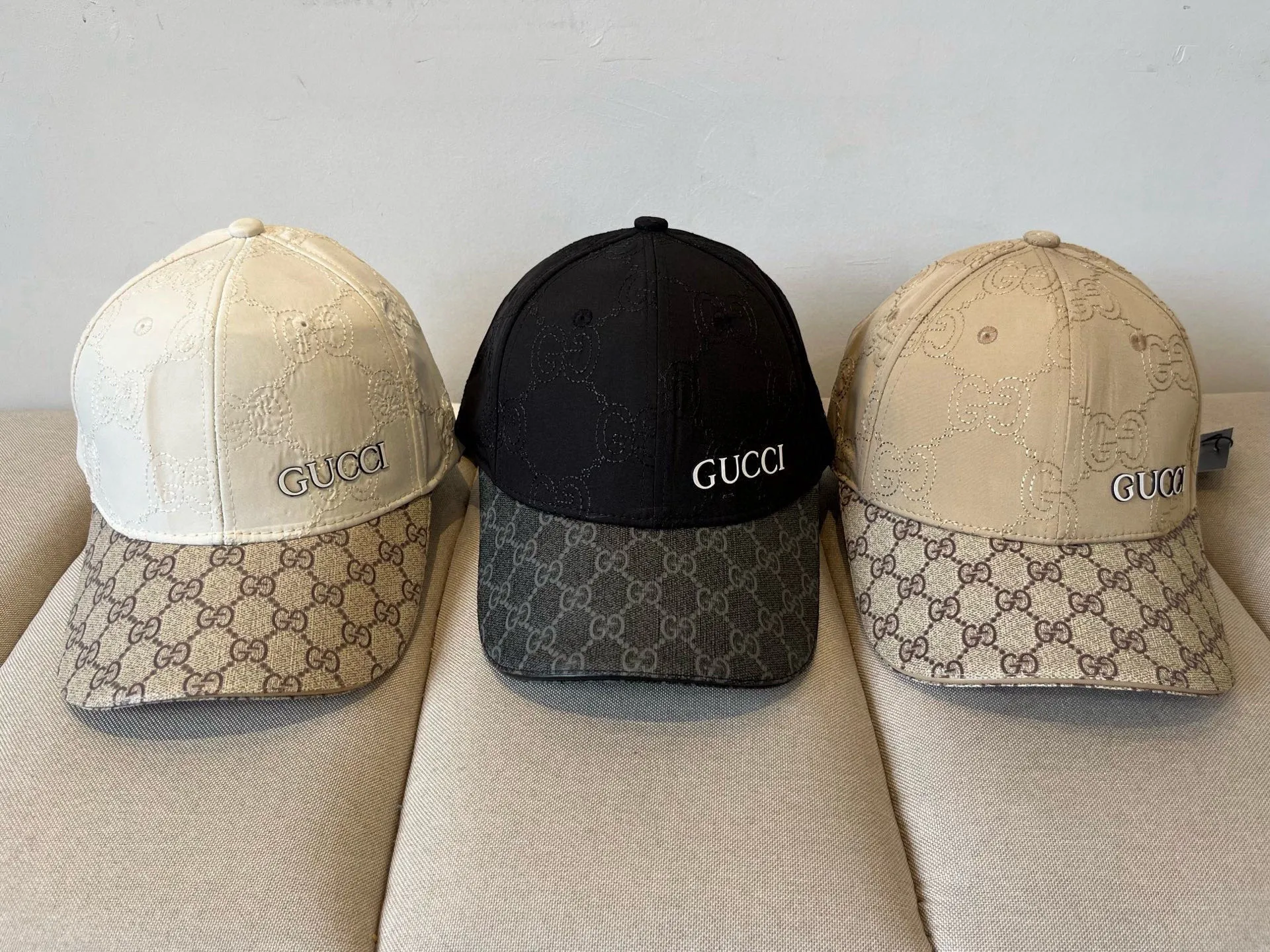 P60 Gucci Baseball Cap♥️GUCCI🧢New product from the official website, baseball cap, original quality, very popular 🔥🎩 The craftsmanship is very exquisite, high-end and classy! Low-key luxury, easy to carry! Running volume!
