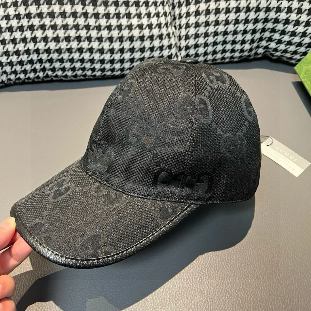 Batch 90 Gucci new original baseball cap, large double G, 1:1 mold customization at the counter, perfect pattern, original canvas fabric + first layer of cowhide, light and breathable! The basic head circumference is 56cm, and the patch is adjustable.
