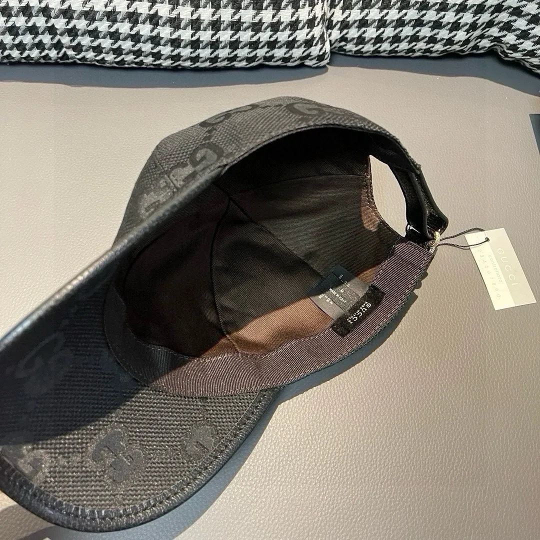 Batch 90 Gucci new original baseball cap, large double G, 1:1 mold customization at the counter, perfect pattern, original canvas fabric + first layer of cowhide, light and breathable! The basic head circumference is 56cm, and the patch is adjustable.