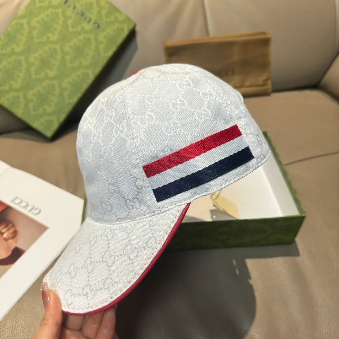 p90, Gucci (Gucci) new original baseball cap, three-color webbing, 1:1 mold customization, original canvas fabric + first-layer cowhide, red leather edge, handsome and fashionable, popular purchasing agent, versatile style for men and women, great quality! The basic head circumference is 56cm, and the patch is adjustable.