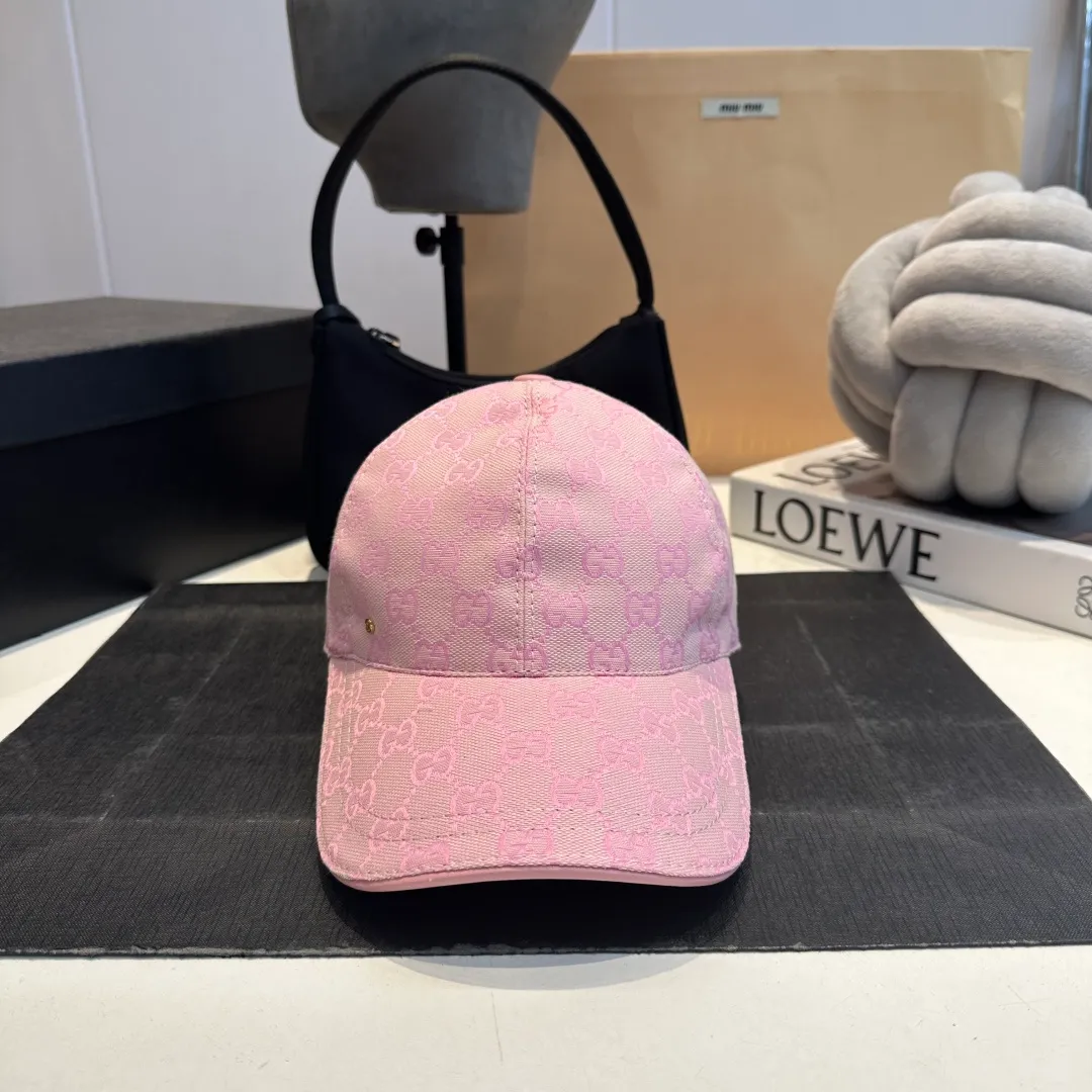 P90 Gucci Gucci counter synchronized new presbyopic baseball cap, high quality 1:1 replica. Velcro adjustment
