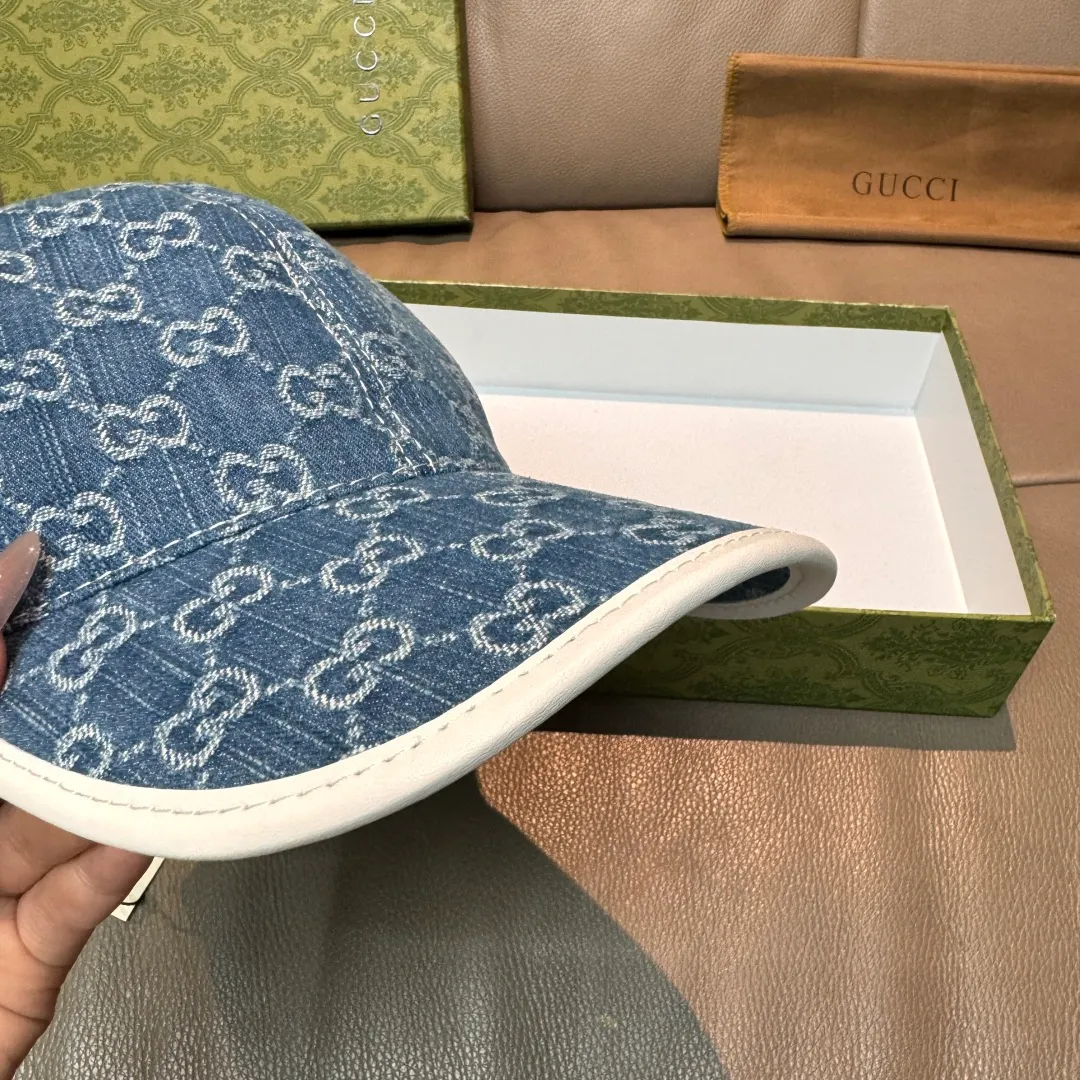 p90, Gucci (Gucci) classic original baseball cap, double G denim jacquard, retro design, 1:1 mold customization at the counter! Original denim fabric + first-layer cowhide, light and breathable! Actual photo, suitable for men and women, basic head circumference 56cm, adjustable patch.