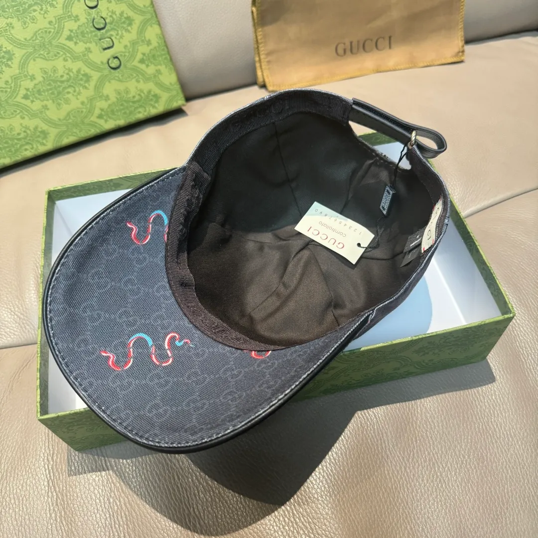 p90., Gucci Gucci’s new original baseball cap, limited edition for the Year of the Snake, crazy snake double G jacquard, 1:1 mold opening and customization at the counter, perfect anti-pattern, original canvas fabric, light and breathable! Basic head circumference 56cm, adjustable.