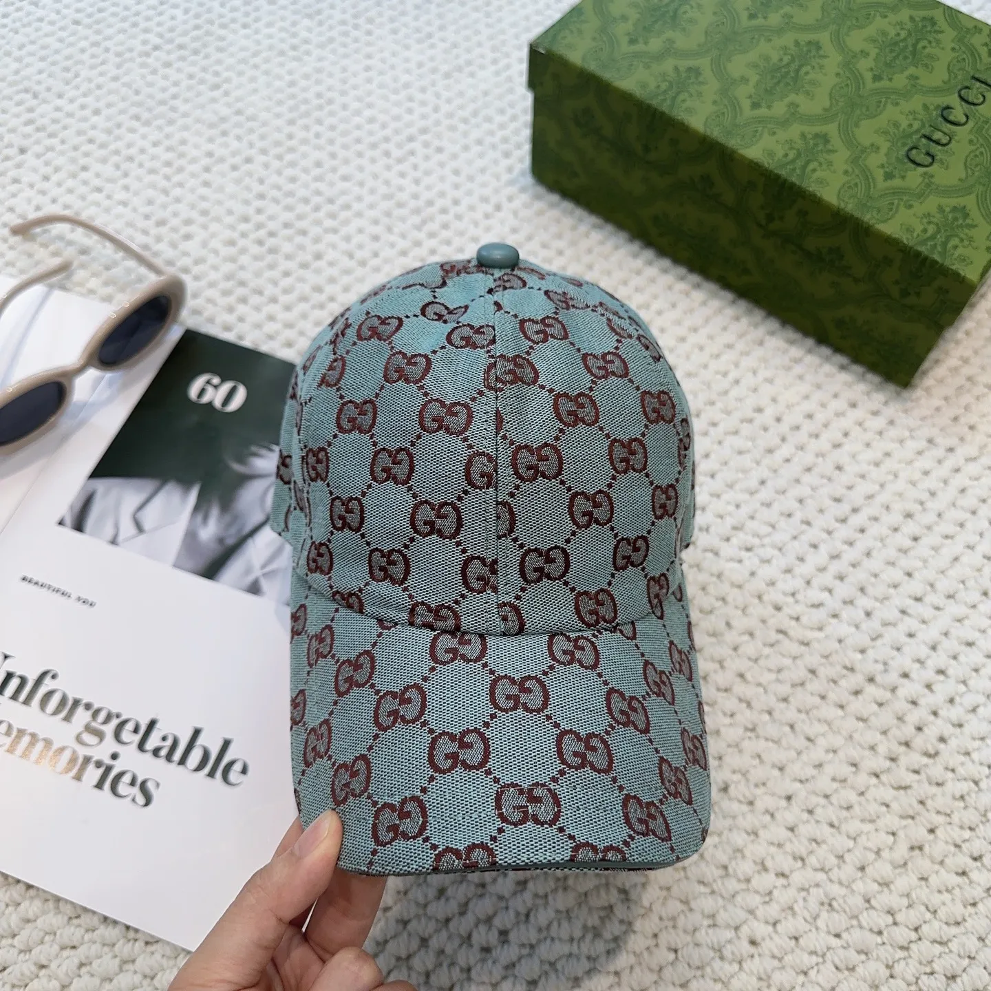 P90 Gucci (Gucci) classic original baseball cap😍Customized with 1:1 mold opening at the counter, the highest version, the original canvas is light and breathable! Photographed in real life, suitable for men and women in all seasons, basic head circumference 56cm, adjustable patches.