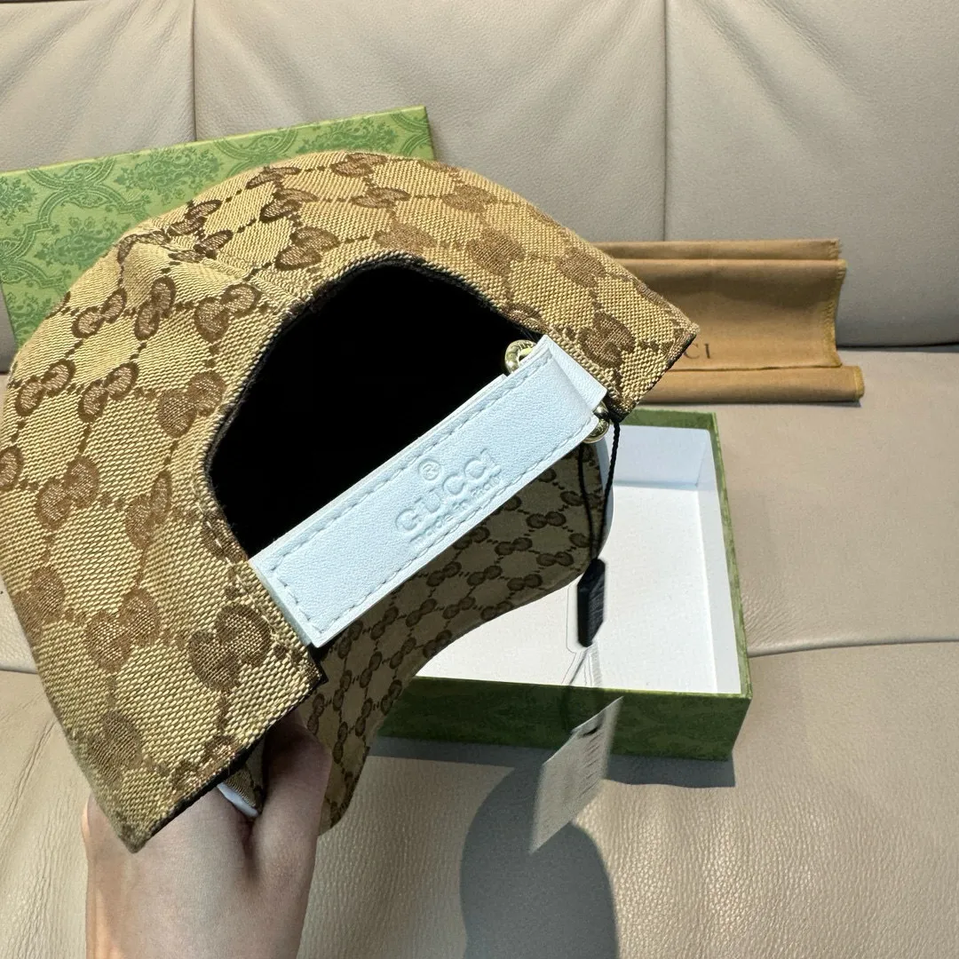 p90, Gucci (Gucci) new spring and summer original baseball cap, logo webbing, 1:1 mold customization, original canvas + first-layer cowhide, popular purchasing agent, versatile style for men and women, great quality! The basic head circumference is 56cm, and the patch is adjustable.