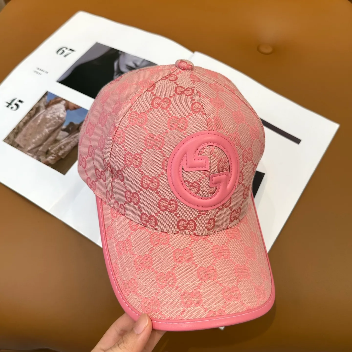 P56 Gucci (Gucci) classic original baseball cap 😍Customized with 1:1 mold opening at the counter, the highest version, the original canvas is light and breathable! Photographed in real life, suitable for men and women in all seasons, basic head circumference 56cm, adjustable patches.