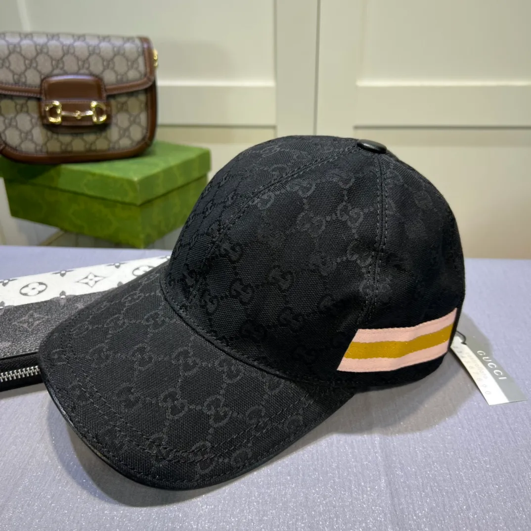 P80💰10,000-year-old classic model shipped! Gucci (Gucci) classic original baseball cap 😍😍Customized at the 1:1 counter mold, the highest version, original canvas + first layer of cowhide, pure cotton lining, light and breathable! Photographed in real life, suitable for men and women in all seasons, basic head circumference 56cm, adjustable patches.