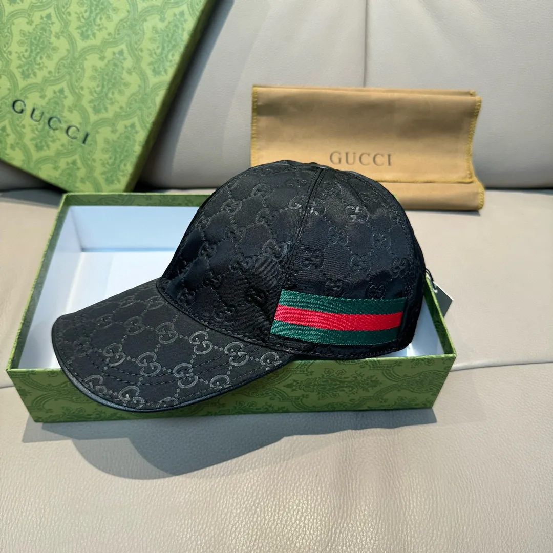 p900000 classic model!   , Gucci (Gucci) classic original baseball cap 😍😍 1:1 mold customization at the counter, the highest version, original satin fabric + first layer of cowhide, light and breathable! Photographed in real life, suitable for men and women in all seasons, basic head circumference 56cm, adjustable patches.