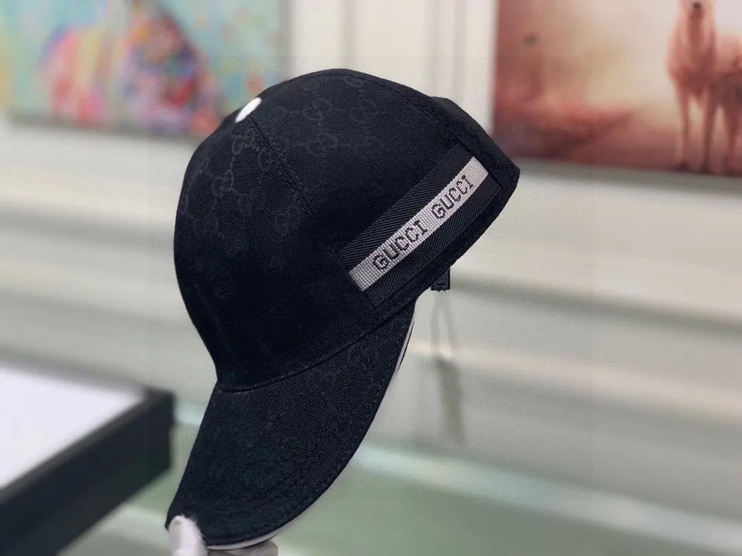 🉐120 Gucci (Gucci) classic original baseball cap, logo webbing, 1:1 mold customization, original canvas fabric + first-layer cowhide, popular purchasing agent, versatile style for men and women, great quality! The basic head circumference is 56cm, and the patch is adjustable.