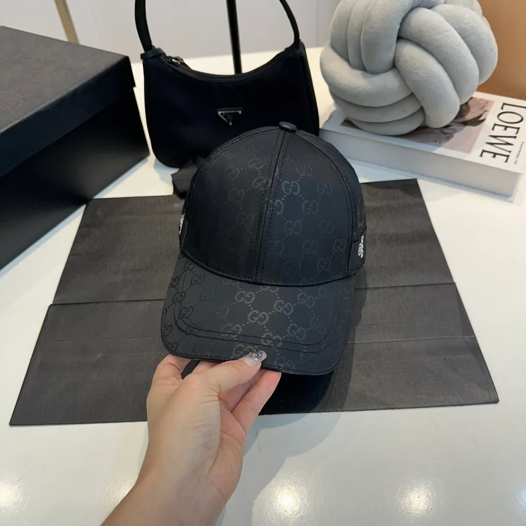 p60 Gucci Baseball Cap GUCCI🧢New product from the official website, baseball cap, original quality, hot arrival 🔥High-end and classy! Low-key luxury, easy to carry!