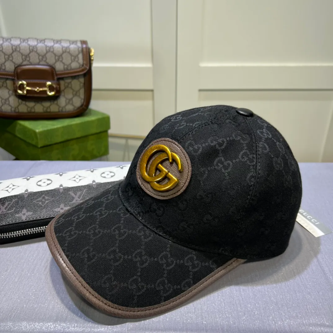 P80💰A classic model for thousands of years! Gucci (Gucci) classic original baseball cap 😍😍 1:1 mold opening and customization at the counter, original canvas fabric with hardware + first layer of cowhide, light and breathable! Photographed in real life, suitable for men and women in all seasons, basic head circumference 56cm, adjustable patches.