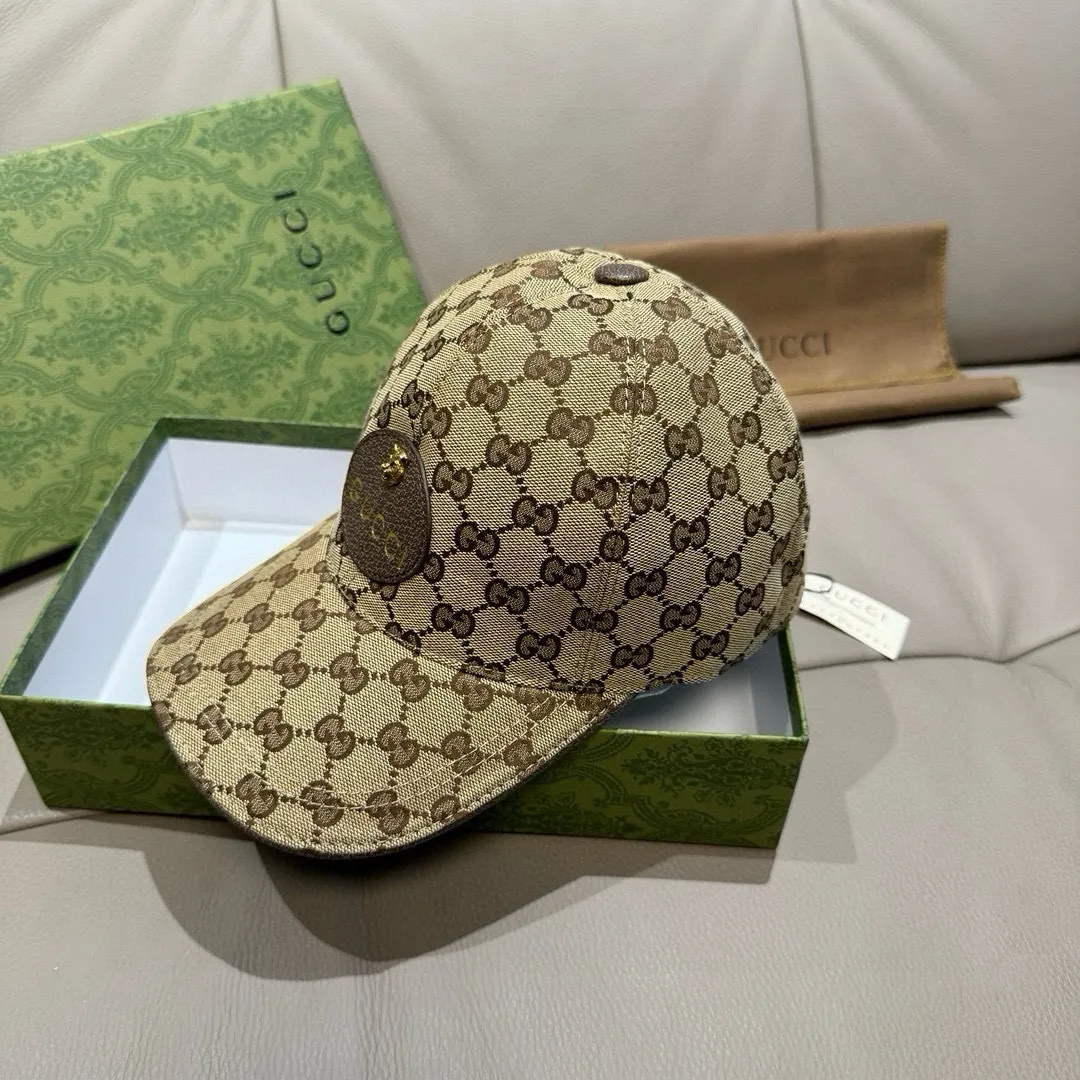 P90., Gucci (Gucci) new original baseball cap, small tiger head, the latest model at the counter, 1:1 mold customization, genuine mold hardware, original canvas fabric + first layer of cowhide, original quality! The quality is great, the basic head circumference is 56cm, and the patch is adjustable.