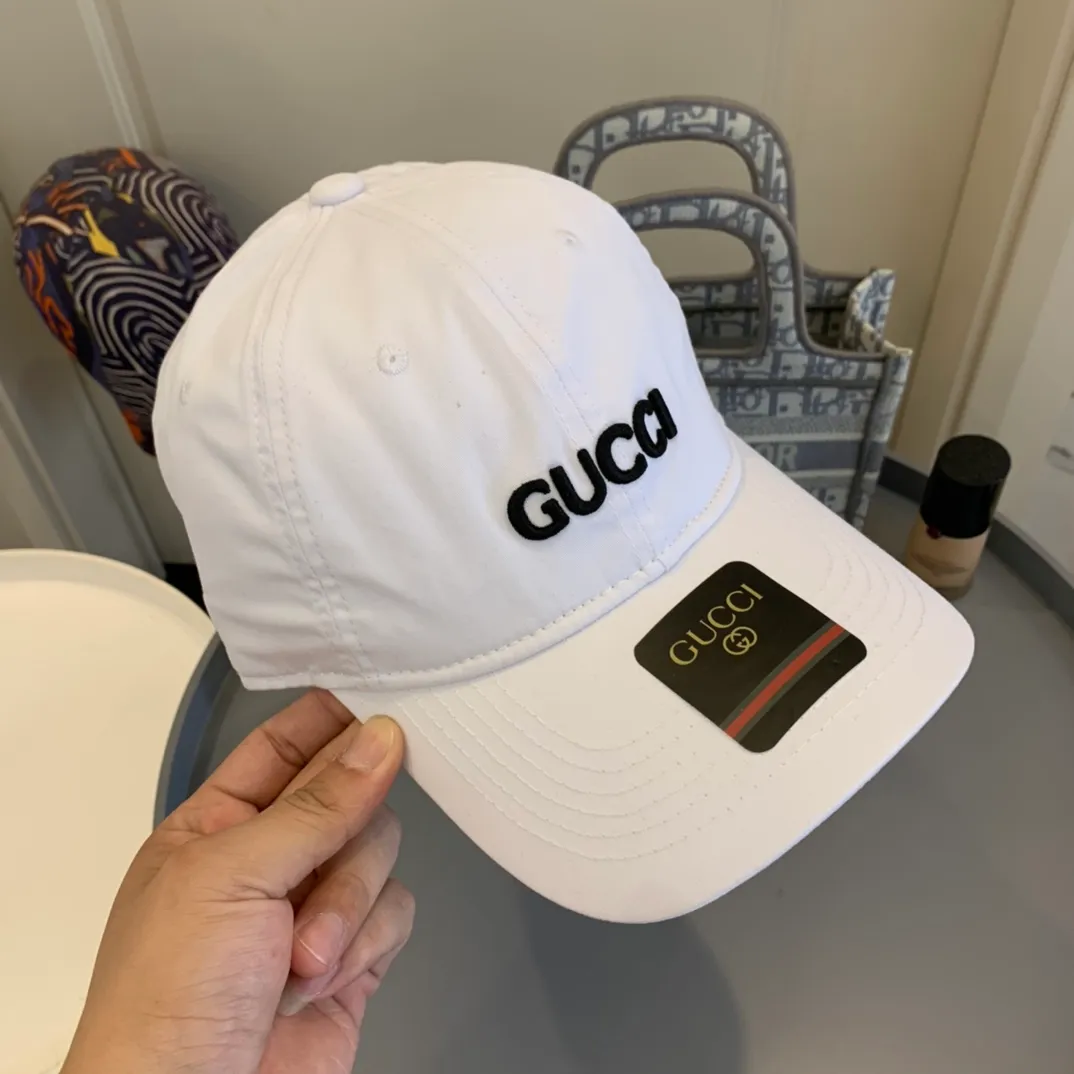 p60 Gucci Baseball Cap♥️GUCCI Baseball Cap🧢Official website new product Gucci Baseball Cap, original quality is very popular 🔥🎩 The craftsmanship is very exquisite, high-end and classy! Low-key luxury, easy to carry! Excellent quality👍Fashionable and versatile
