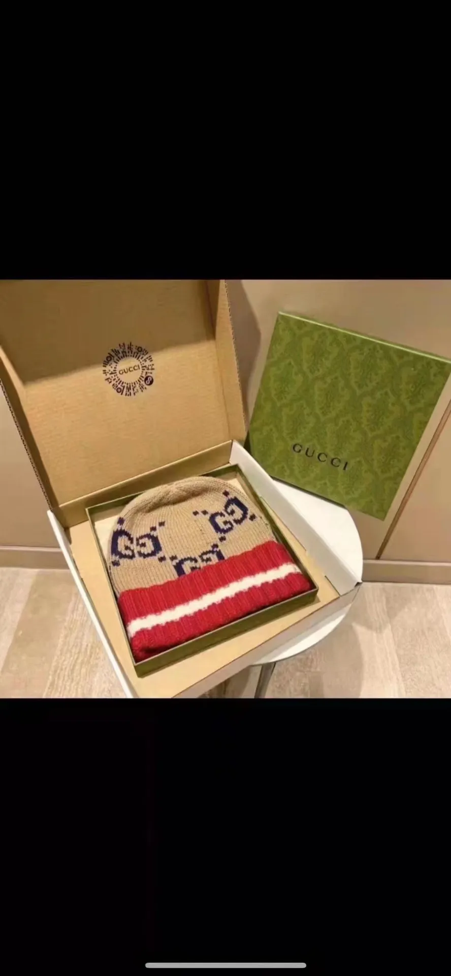 Special batch of 90 Gucci-new towel knitted woolen hat. The hot-selling knitted hat at the counter, super beautiful gg letters. Highly elastic knitted fabric, babies of any head shape can wear it with their eyes closed.