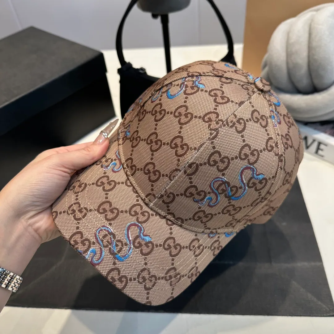 P54 Gucci Baseball Cap GUCCI🧢Official website new product, baseball cap, original quality is very popular. The workmanship is very exquisite, high-end and classy! Low-key luxury, easy to carry! Running volume!