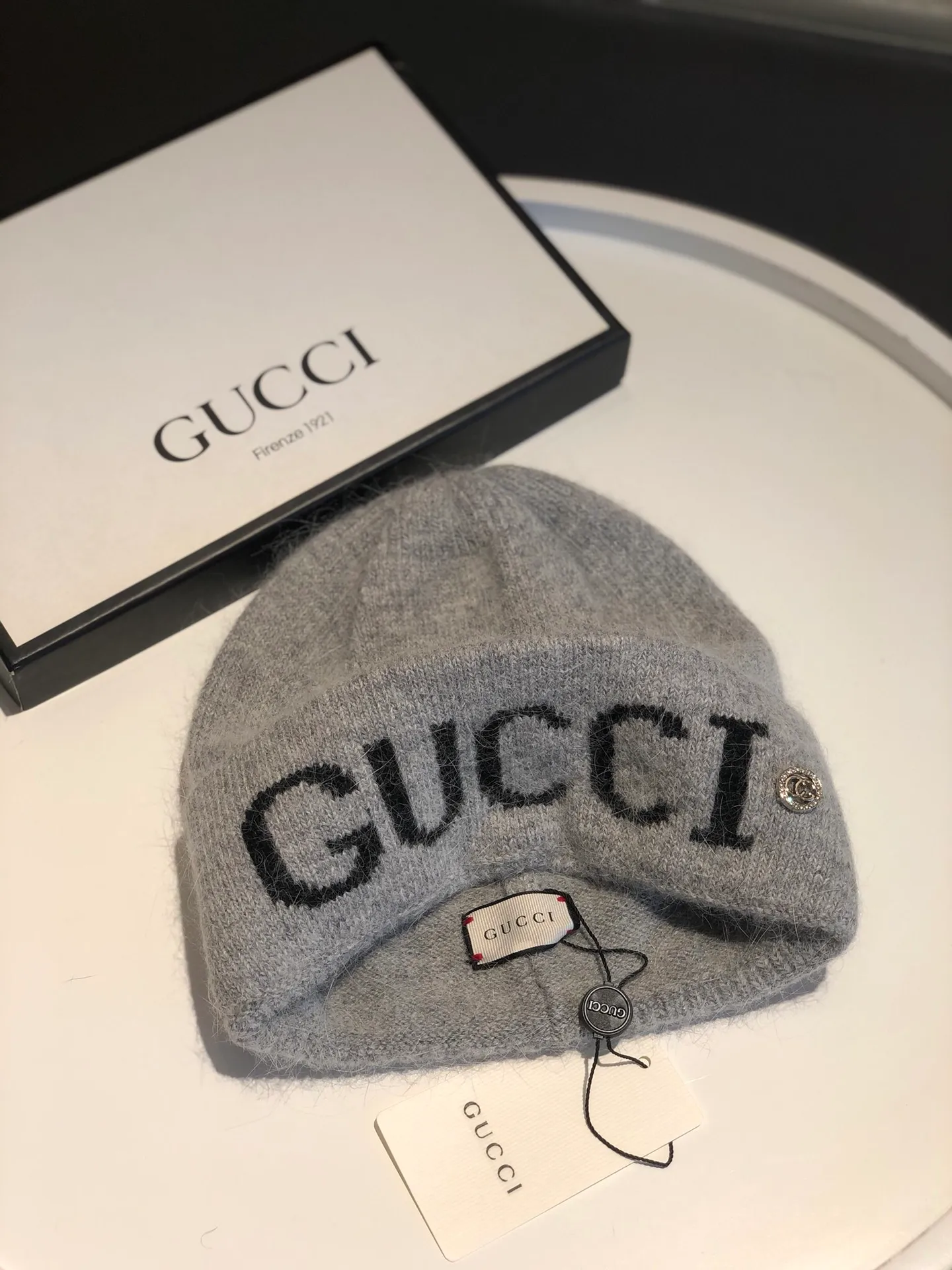 Special batch 🉐150💰 Gucci woolen hat, cute and cute‼ Warm and comfortable, the quality is super good, thin thread material, very age-reducing‼