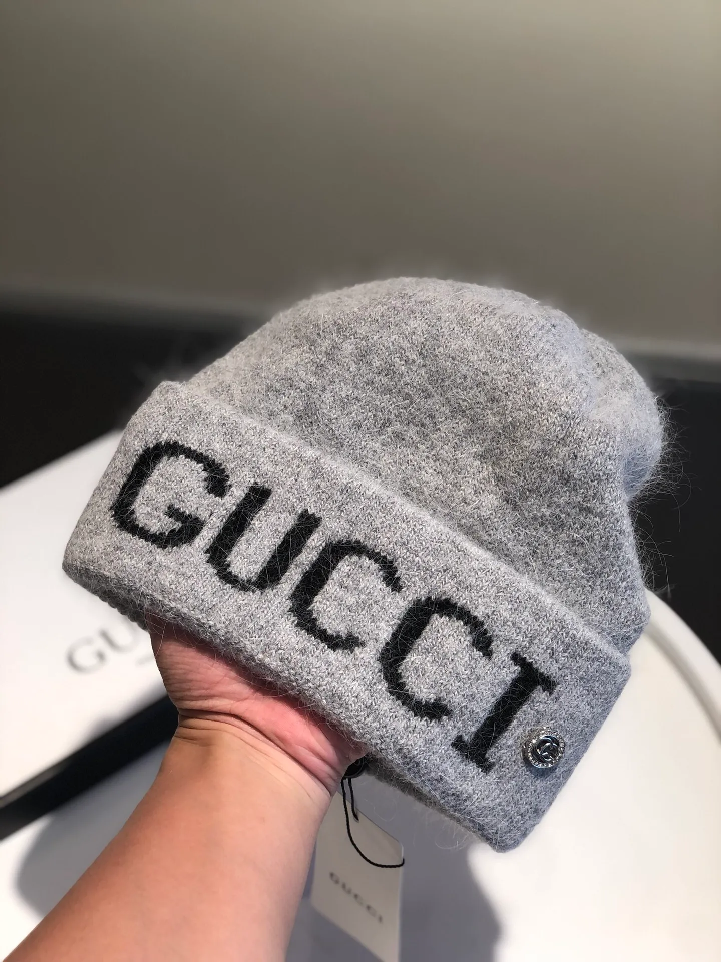 Special batch 🉐150💰 Gucci woolen hat, cute and cute‼ Warm and comfortable, the quality is super good, thin thread material, very age-reducing‼