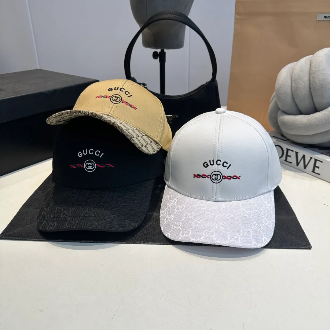 P56 Gucci Baseball Cap♥️GUCCI🧢New product from the official website, baseball cap, original quality, hot arrival 🔥🎩 The craftsmanship is very exquisite, high-end and classy! Low-key luxury, easy to carry! Running volume!