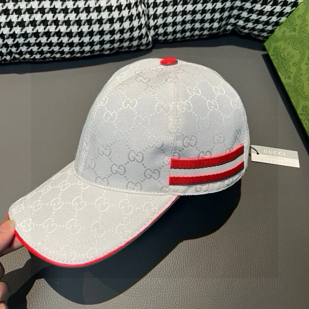 Batch of 900,000-year-old classic models shipped!   , Gucci (Gucci) classic original baseball cap 😍😍 1:1 mold opening and customization at the counter, the highest version, original canvas fabric + first layer of cowhide, light and breathable! Photographed in real life, suitable for men and women in all seasons, basic head circumference 56cm, adjustable patches.
