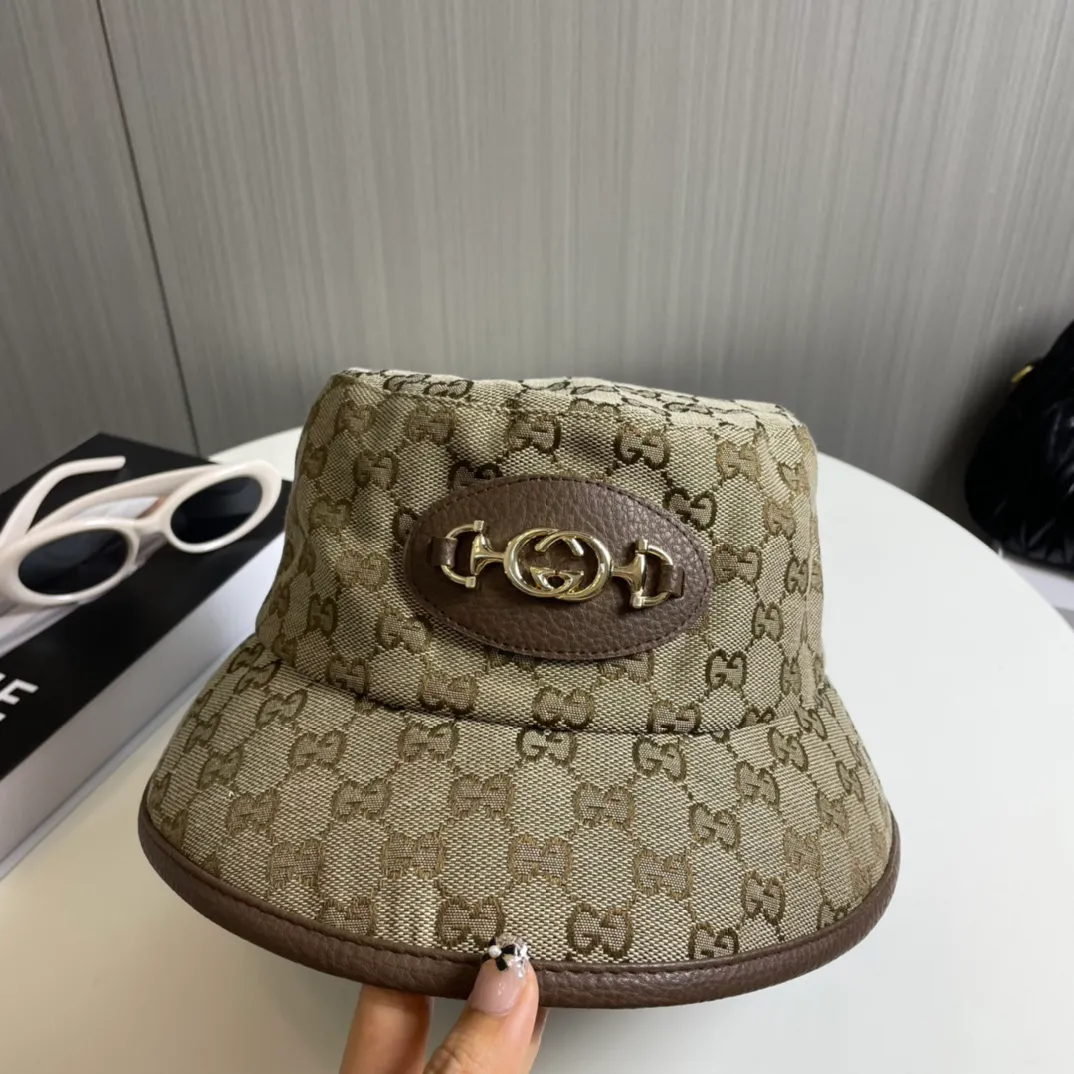 P56 original quality GUCCI Gucci bucket hat 👒 The new official website Gucci bucket hat is coming. The craftsmanship is very exquisite, the high-end atmosphere is high-end! Low-key luxury, easy to carry! Running volume!