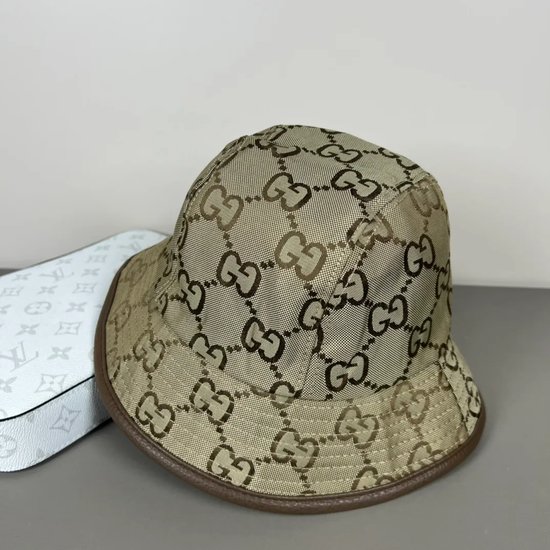 50💰GUCCI Gucci bucket hat👒The new Gucci fisherman hat from the official website is coming. The craftsmanship is very exquisite, and it is high-end and classy! Low-key luxury, easy to carry! Running volume!