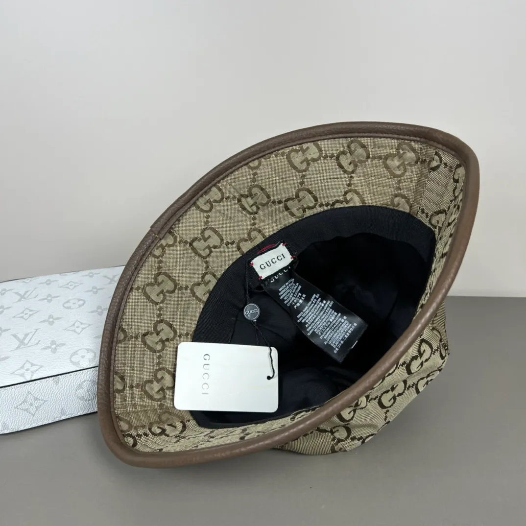 50💰GUCCI Gucci bucket hat👒The new Gucci fisherman hat from the official website is coming. The craftsmanship is very exquisite, and it is high-end and classy! Low-key luxury, easy to carry! Running volume!