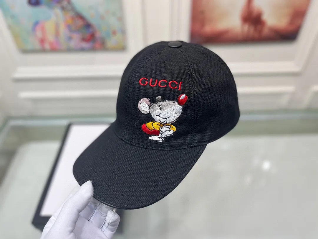 🉐90, Gucci (Gucci) new spring and summer baseball cap, Gucci little mouse, 1:1 mold customization, heavy embroidery, details comparable to counters, original canvas + first-layer cowhide, excellent quality! The first choice for handsome men and beautiful women, fashionable and versatile. The basic head circumference is 56cm, the patch is adjustable, and the original version is shipped from the counter in two colors.
