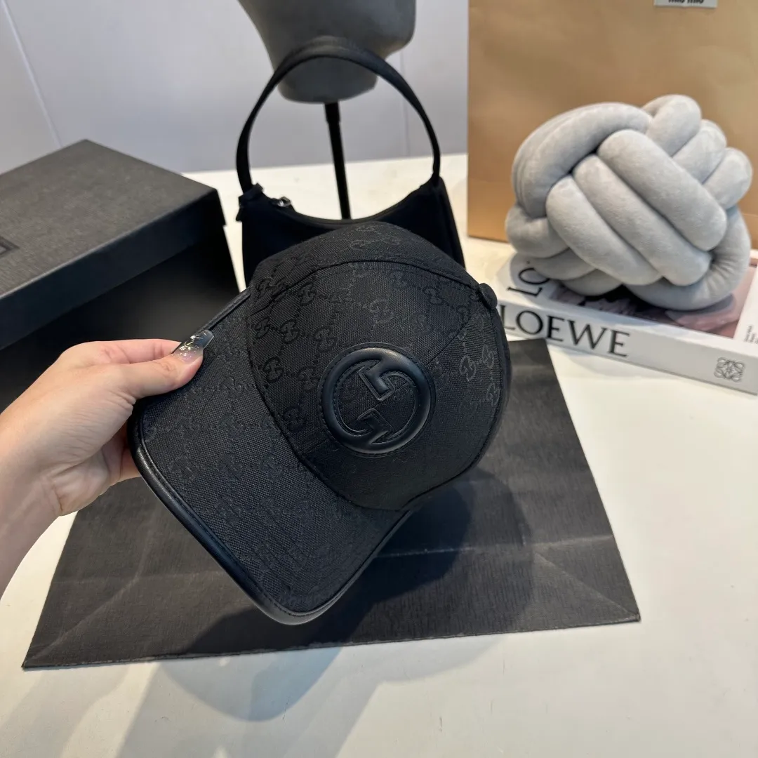 P56 GUCCI 2025 new baseball cap at the counter, very trendy! Casual and sports style, classic production, super easy to match!