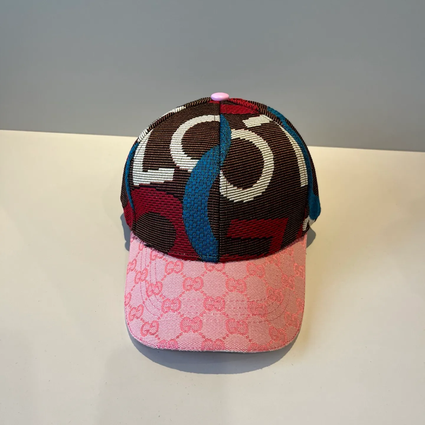 P60 Gucci Baseball Cap♥️GUCCI🧢New product from the official website, baseball cap, original quality, very popular 🔥🎩 The craftsmanship is very exquisite, high-end and classy! Low-key luxury, easy to carry! Running volume!