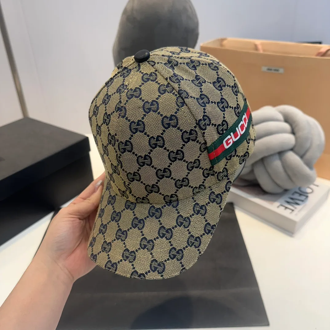 P54 GUCCI Gucci baseball cap👒 The workmanship is very exquisite, high-end and classy! Low-key luxury, easy to carry!