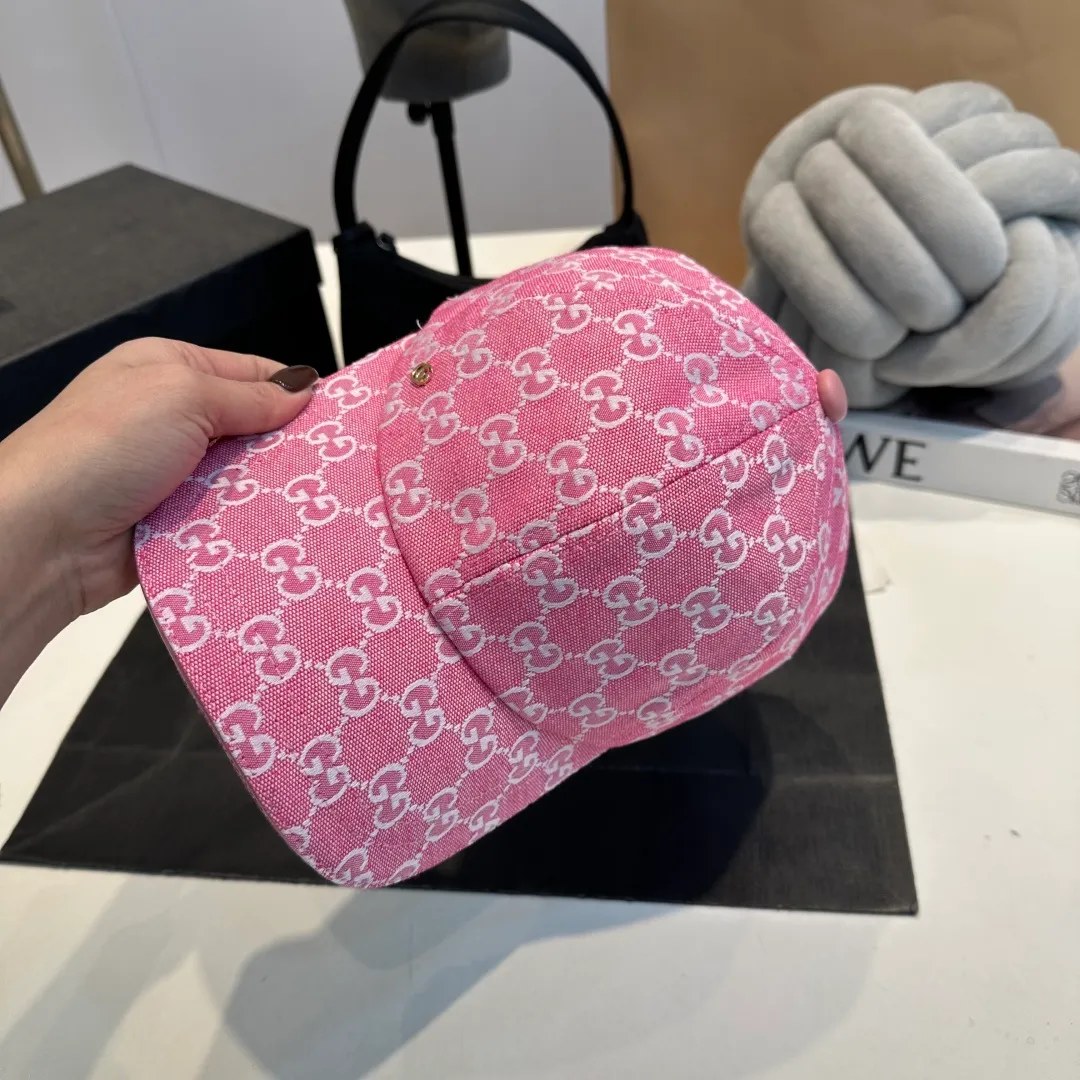 P60 Gucci Baseball Cap♥️GUCCI🧢New product from the official website, baseball cap, original quality, very popular 🔥🎩 The craftsmanship is very exquisite, high-end and classy! Low-key luxury, easy to carry! Running volume!