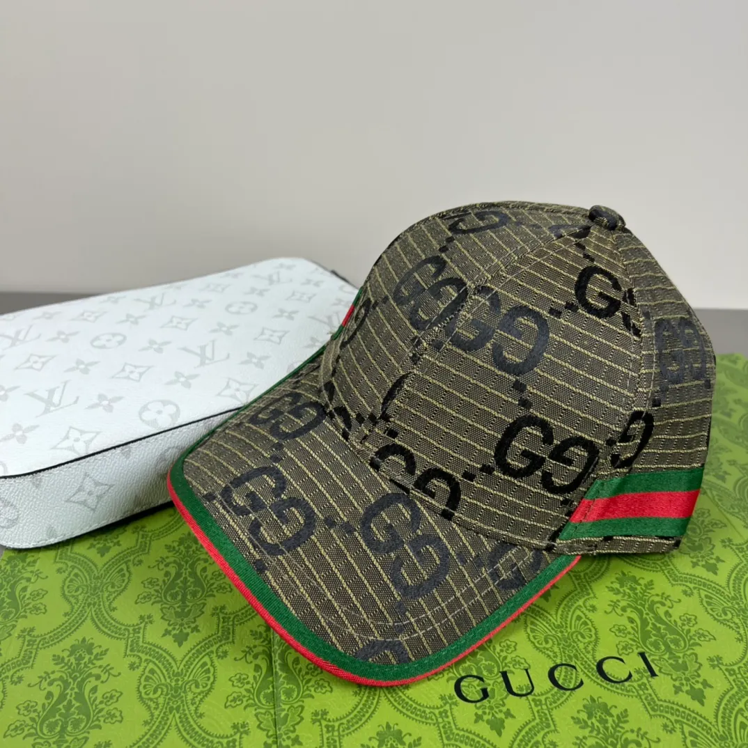 P50💰Gucci Baseball Cap♥️GUCCI🧢Official website new product, baseball cap, original quality, hot arrival 🔥🎩 The craftsmanship is very exquisite, high-end and classy! Low-key luxury, easy to carry! Running volume!