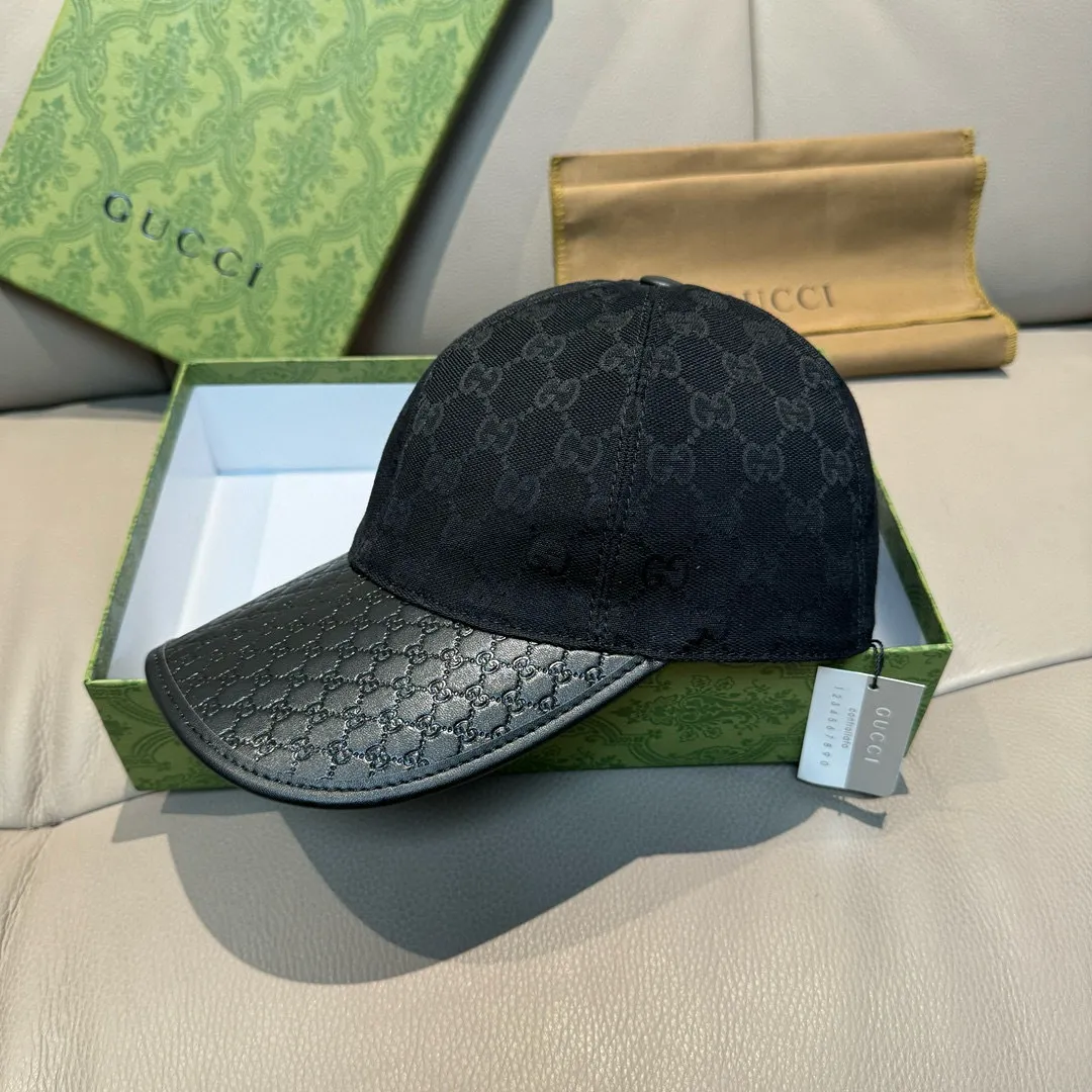 P90, Gucci (Gucci) classic original baseball cap, small double G cowhide stitching, 1:1 mold customization, excellent quality! The brim is embossed with first-layer cowhide, the quality is excellent! The basic head circumference is 56cm, the patch is adjustable, the original version is shipped in two colors from the counter, a hot seller!