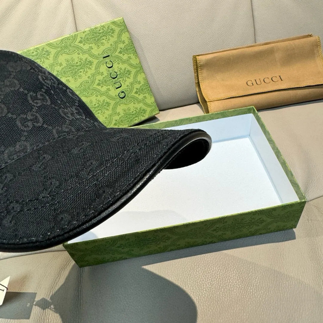 p90, Gucci (Gucci) new spring and summer original baseball cap, logo webbing, 1:1 mold customization, original canvas + first-layer cowhide, popular purchasing agent, versatile style for men and women, great quality! The basic head circumference is 56cm, and the patch is adjustable.