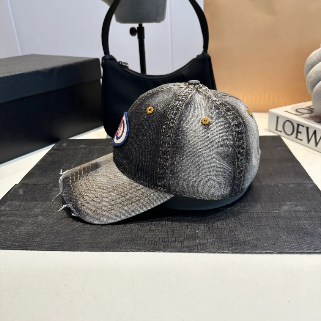 P60 Gucci Baseball Cap♥️GUCCI🧢New product from the official website, baseball cap, original quality, very popular 🔥🎩 The craftsmanship is very exquisite, high-end and classy! Low-key luxury, easy to carry! Running volume!