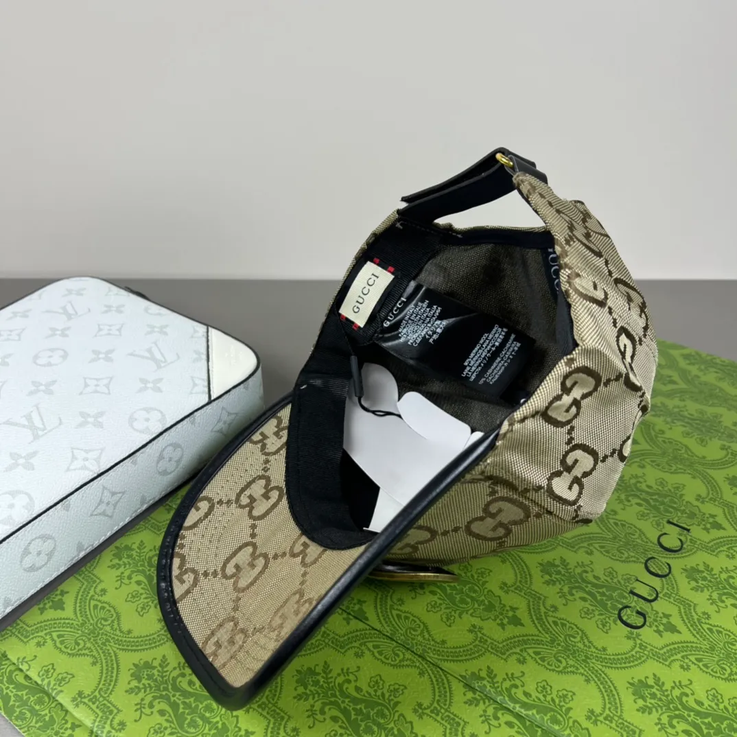 P50💰Gucci Baseball Cap♥️GUCCI🧢Official website new product, baseball cap, original quality, hot arrival 🔥🎩 The craftsmanship is very exquisite, high-end and classy! Low-key luxury, easy to carry! Running volume!