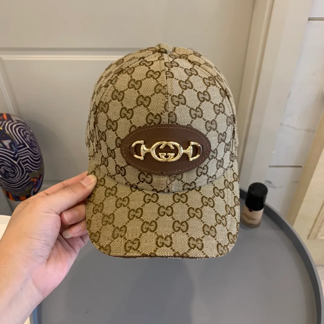p100 Gucci Baseball Cap💕GUCCI Baseball Cap👒Official website new product Gucci Baseball Cap🧢Original quality is very popular. The craftsmanship is very exquisite, high-end and classy! Low-key luxury, easy to carry! Running volume! 2 colors available!