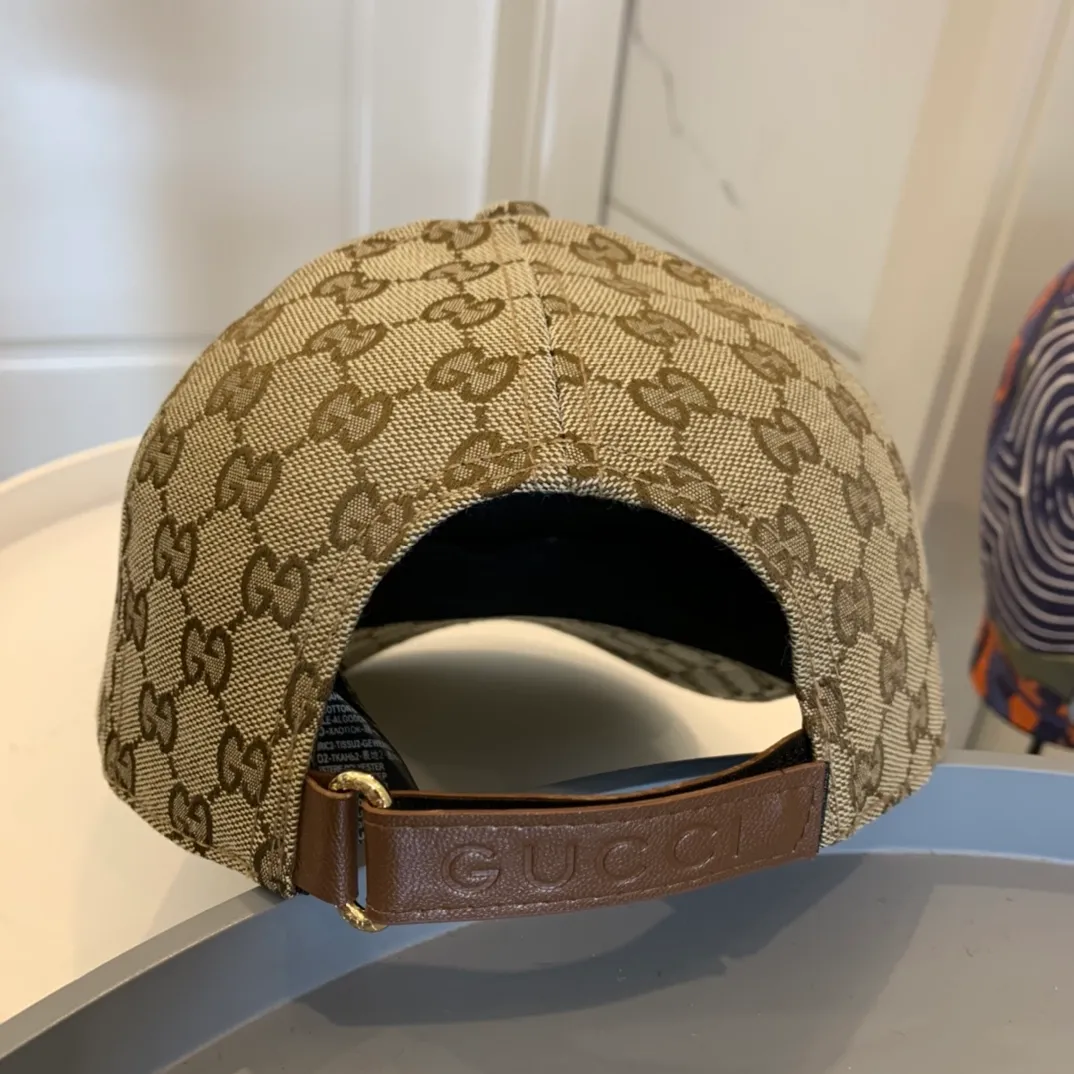 p100 Gucci Baseball Cap💕GUCCI Baseball Cap👒Official website new product Gucci Baseball Cap🧢Original quality is very popular. The craftsmanship is very exquisite, high-end and classy! Low-key luxury, easy to carry! Running volume! 2 colors available!