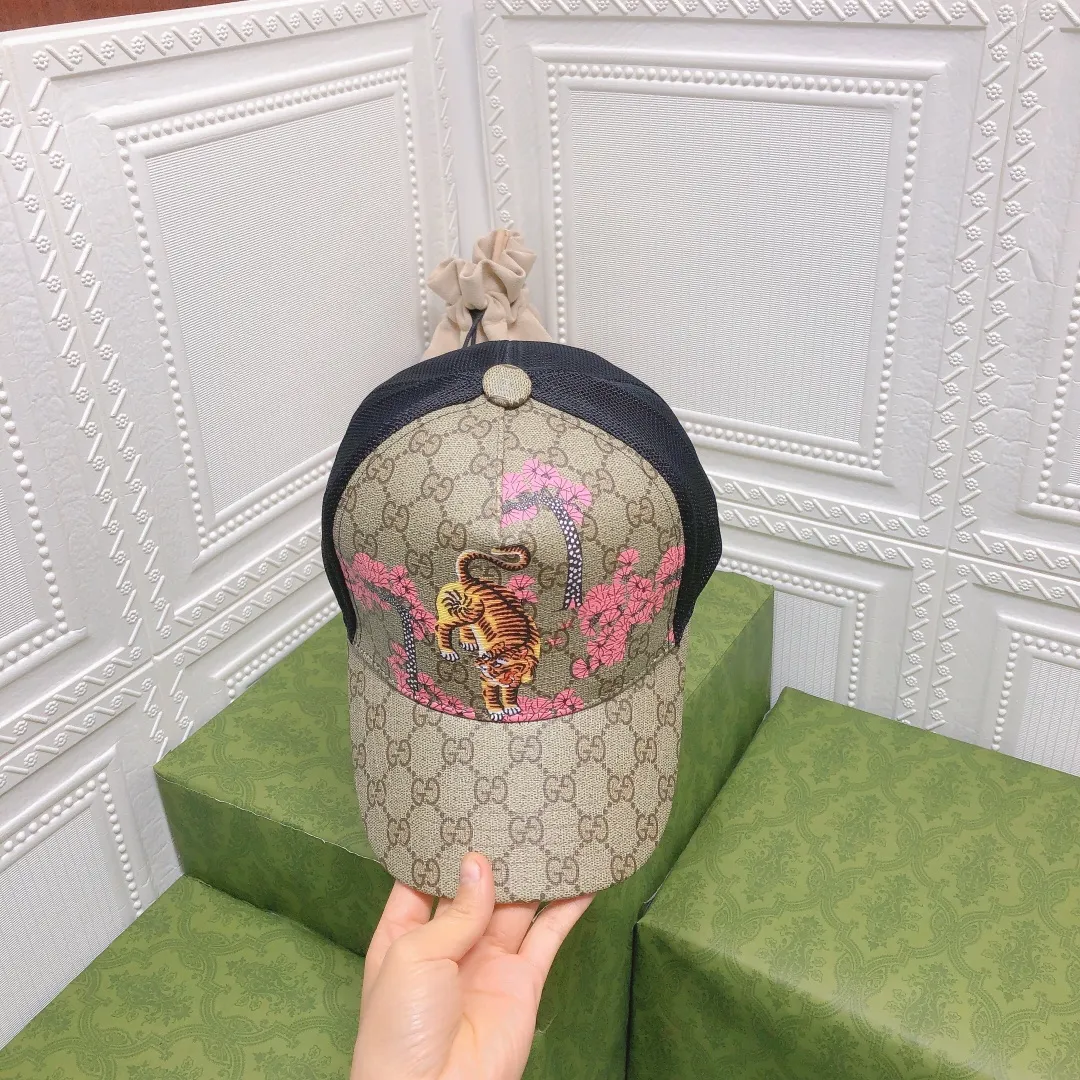 💰70 Gucci high-end mesh hat! The latest model! Fashion trend, high-end workmanship! Every hat is made with care! Extraordinary quality, details are also very important. ! Classic jacquard fabric paired with original mesh and pure cotton sweatband, more breathable, sweat-absorbent and sun-protective.