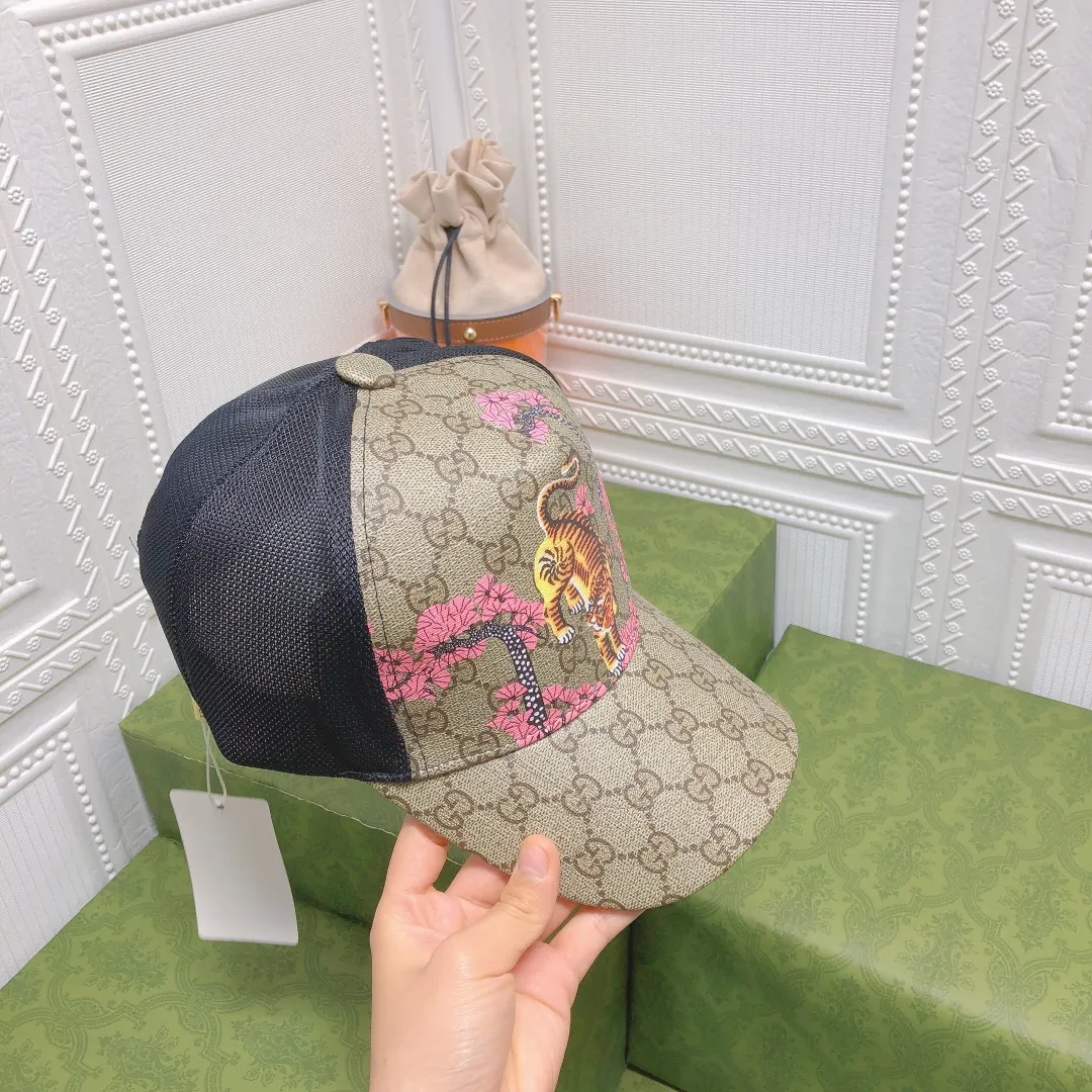 💰70 Gucci high-end mesh hat! The latest model! Fashion trend, high-end workmanship! Every hat is made with care! Extraordinary quality, details are also very important. ! Classic jacquard fabric paired with original mesh and pure cotton sweatband, more breathable, sweat-absorbent and sun-protective.