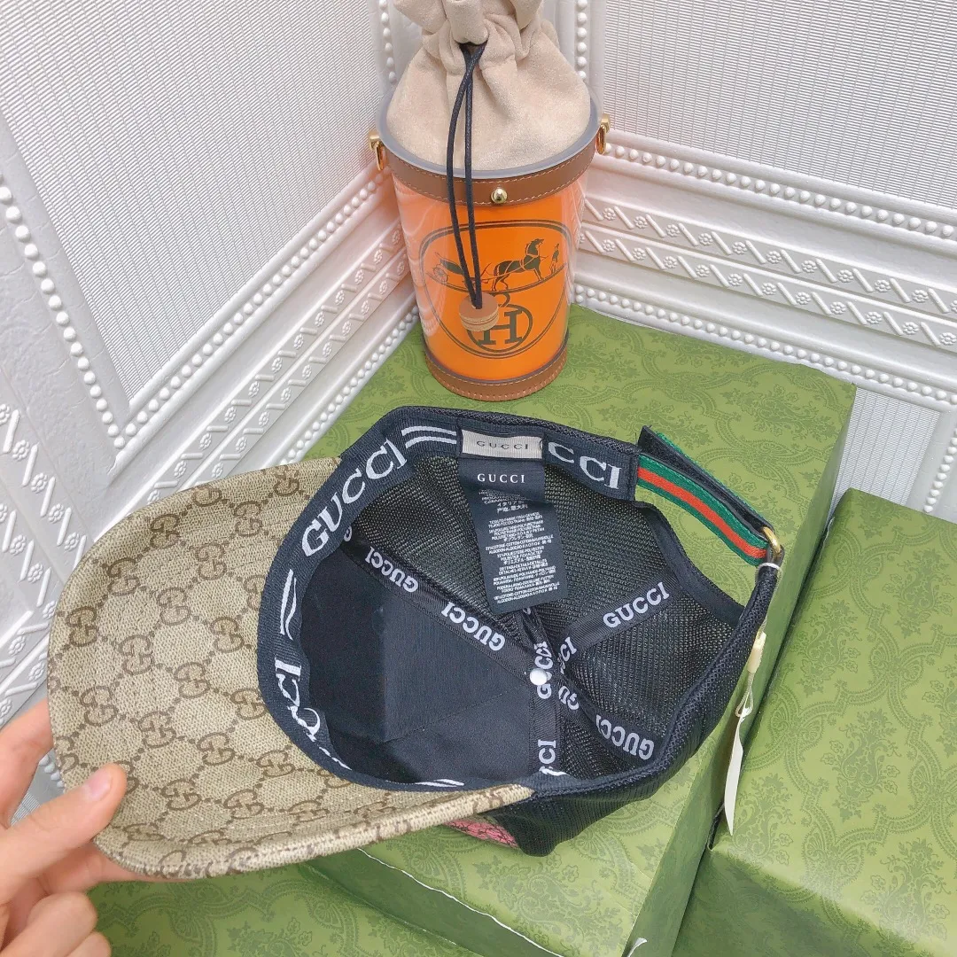 💰70 Gucci high-end mesh hat! The latest model! Fashion trend, high-end workmanship! Every hat is made with care! Extraordinary quality, details are also very important. ! Classic jacquard fabric paired with original mesh and pure cotton sweatband, more breathable, sweat-absorbent and sun-protective.