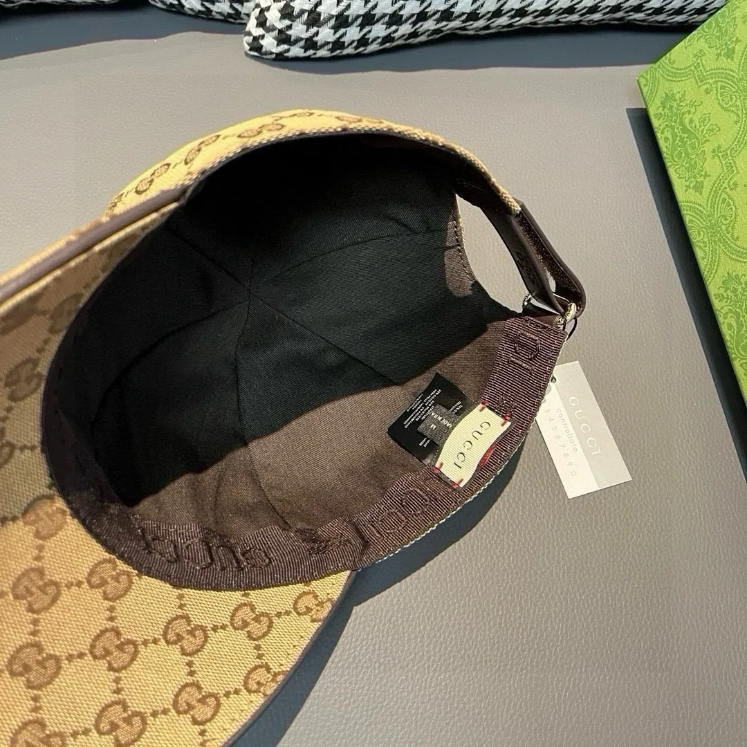 Batch of 900,000-year-old classic models shipped! Gucci (Gucci) classic original baseball cap 😍😍Customized at the 1:1 counter mold, the highest version, original canvas + first-layer cowhide, light and breathable! Photographed in real life, suitable for men and women in all seasons, basic head circumference 56cm, adjustable patches.