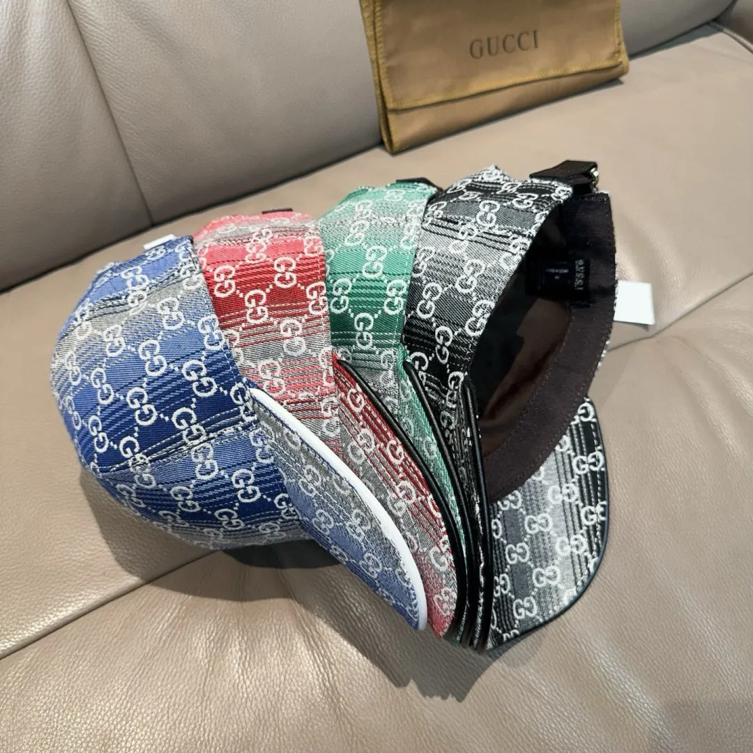 p90, Gucci (Gucci) new original baseball cap, gradient candy double G, 1:1 mold opening and customization at the counter! Original denim fabric + first-layer cowhide, light and breathable! Actual photo, suitable for men and women, basic head circumference 56cm, adjustable patch.
